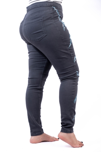Picture of loss Pants  with African design 