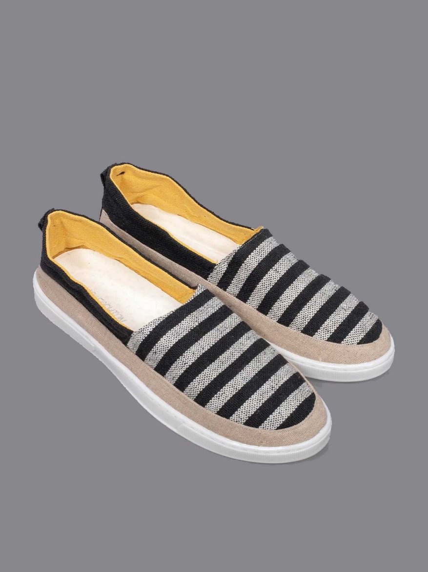 fabric shoes, mens fabric shoes, casual fabric men's shoes​,  best casual shoes to wear with jeans​, casual wear shoes​, best shoes for casual wear​, 